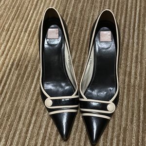 Vintage Coach heals
